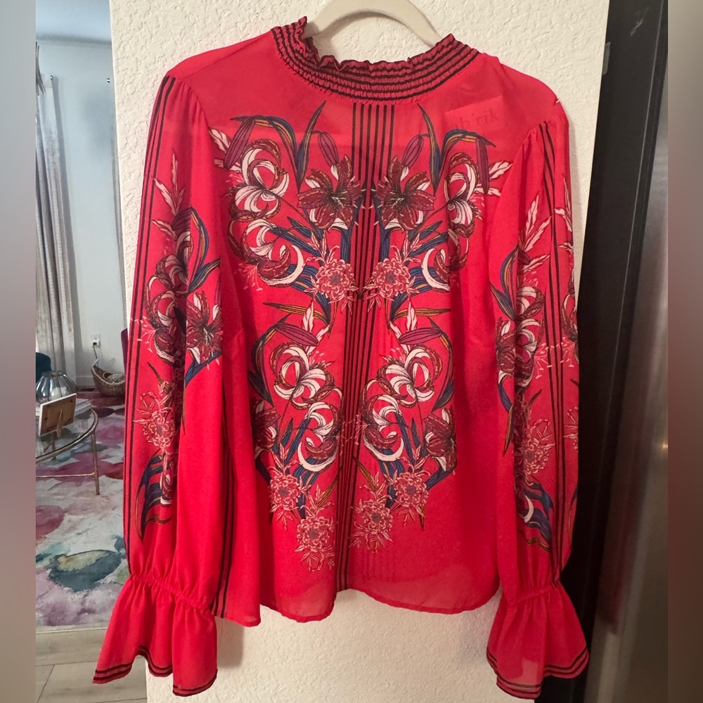 ✨NWT✨ FAB'RIK Unique Red Floral Women's Top with Keyhole Back - Large